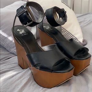 Camila Platform Sandal